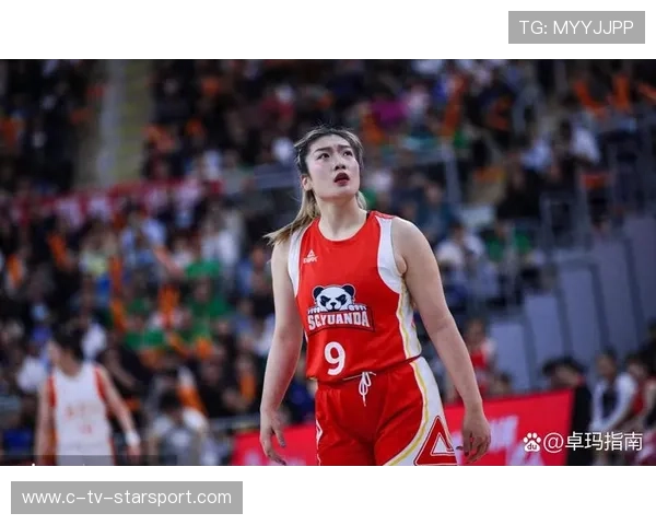 女篮姑娘的笑容展现自信与荣光，篮球女篮